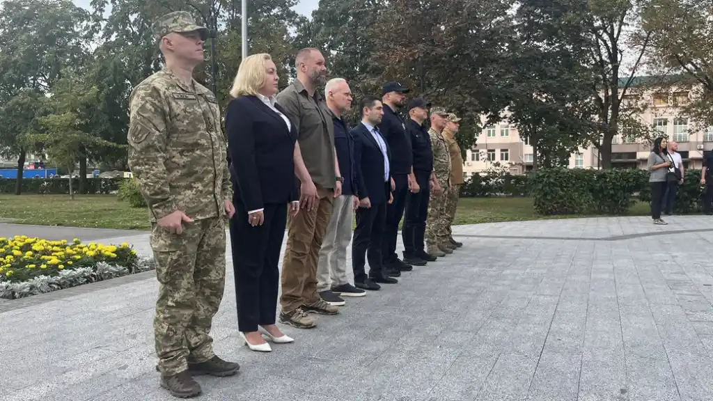 У Харкові на День прапора стяг підняли нацгвардієць і ветеран війни