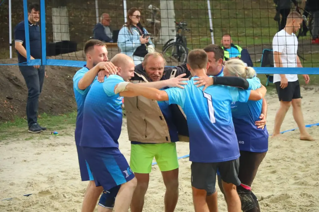 У Харкові відкрили новий спортмайданчик для пляжних видів спорту