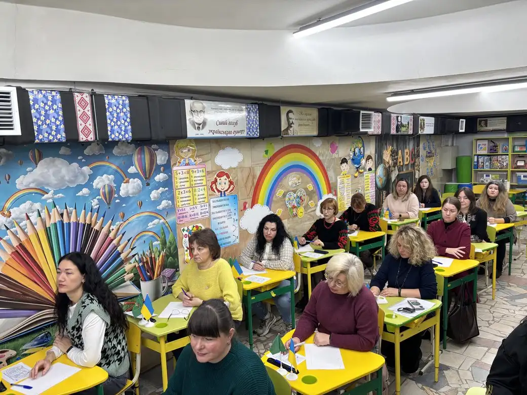 Під землею і в єдності: у Харкові радіодиктант писали в метрошколі та укритті університету