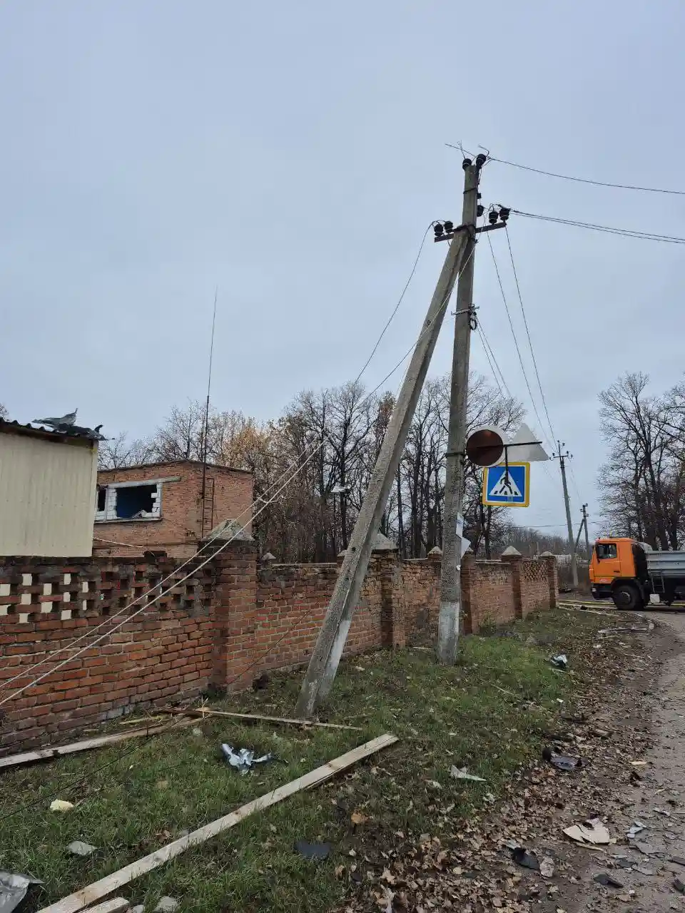 Світло відновлено в Чугуєві після атаки російських дронів