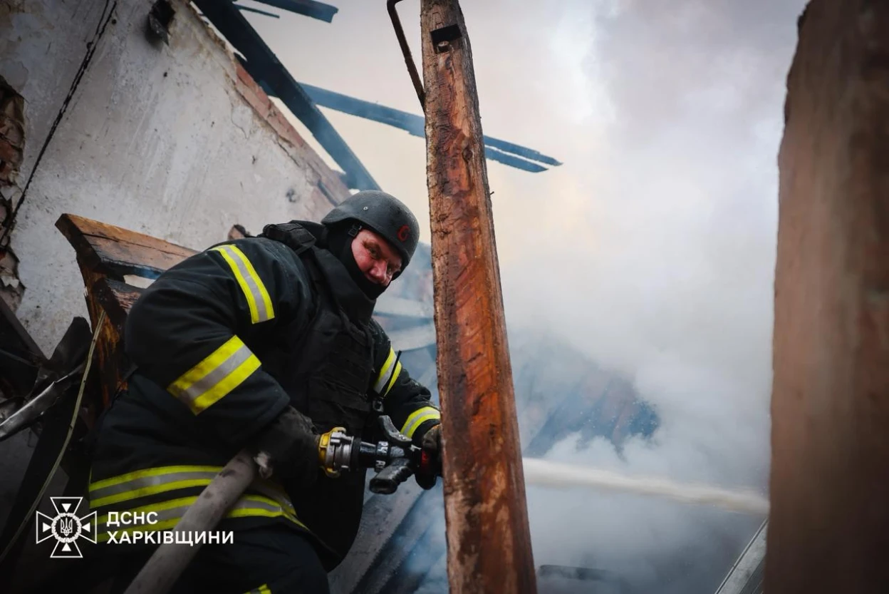 Рятувальники показали наслідки ранкового обстрілу Харкова