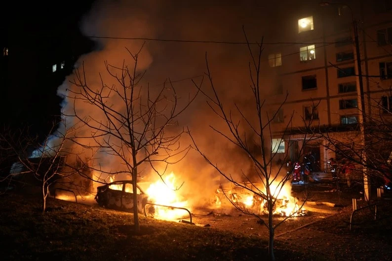 Поранений харківець розповів про нічний удар РФ, який знову зруйнував його будинок