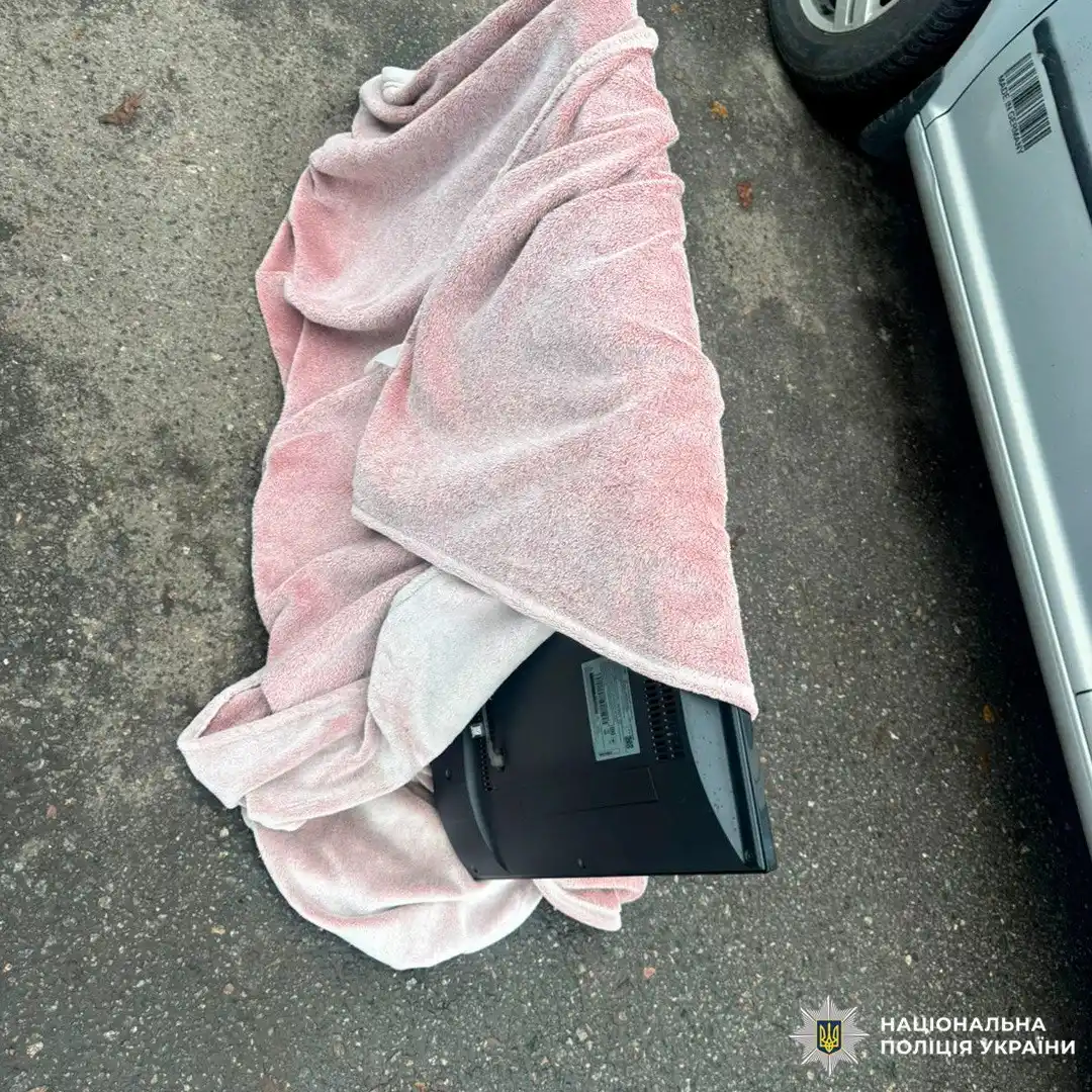 У Харкові затримали крадія, який виніс техніку та прикраси з приватного будинку