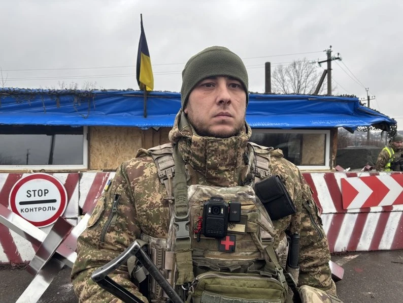 На блокпості між життям і смертю: історія нацгвардійця, який врятував пораненого бійця ЗСУ