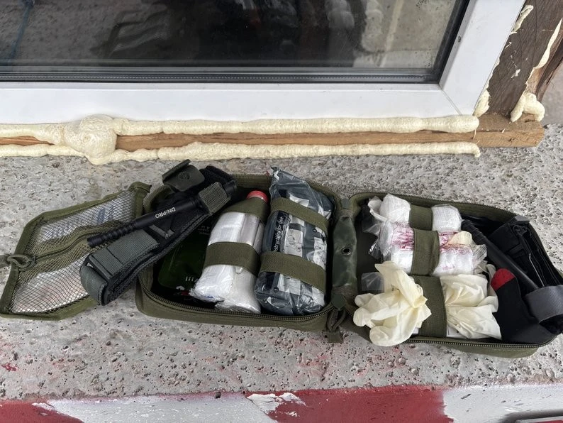 На блокпості між життям і смертю: історія нацгвардійця, який врятував пораненого бійця ЗСУ