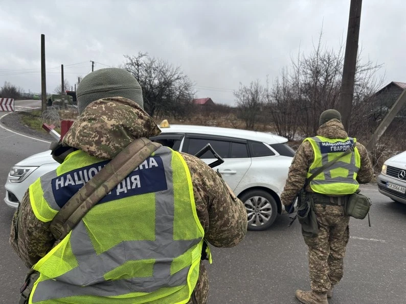 На блокпості між життям і смертю: історія нацгвардійця, який врятував пораненого бійця ЗСУ