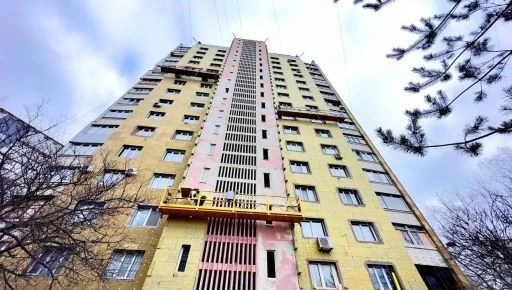 Харків відновлює пошкоджену багатоповерхівку на Соборності України