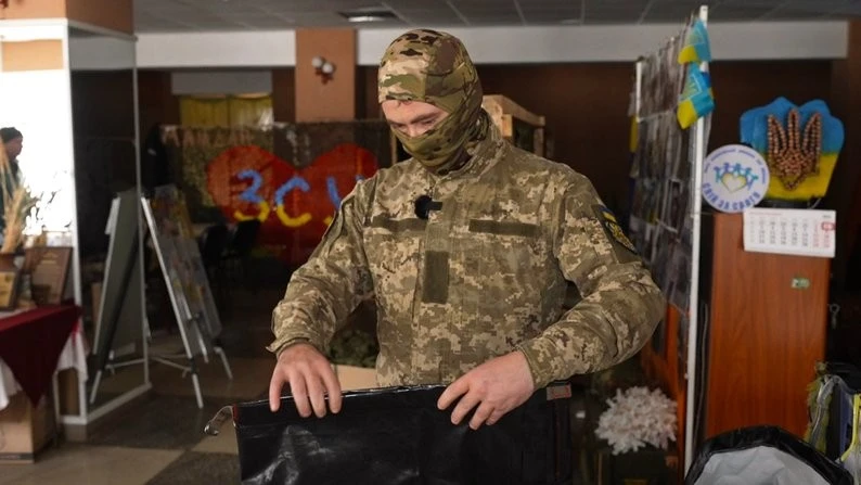 Із полів – на передову: як у Знам’янці шиють ноші й сумки для фронту