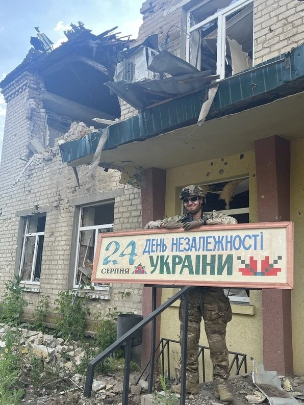 Бойовий медик з Криму: шлях Дмитра Тернового від бліндажа до вимушеного вигнання родини