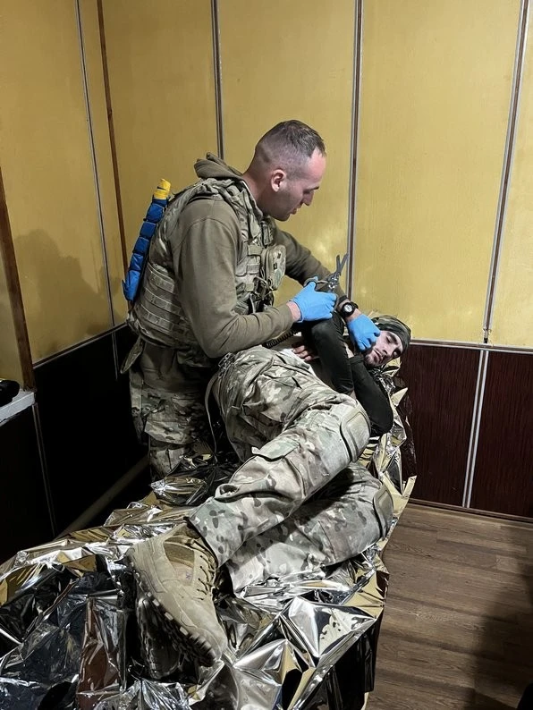 Бойовий медик з Криму: шлях Дмитра Тернового від бліндажа до вимушеного вигнання родини