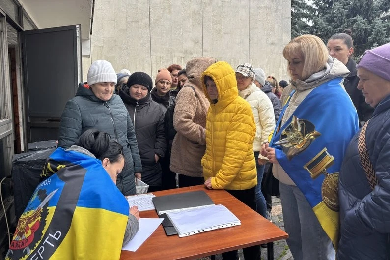 Три роки надії: дружина військового з Харківщини звернулася до Трампа за допомогою