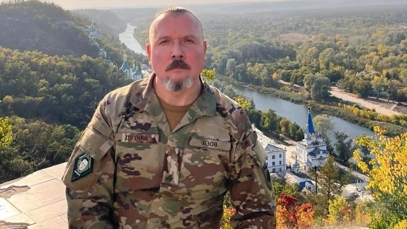 Війна та книжки: як азовець Владислав Дутчак зберігав мораль побратимів у полоні