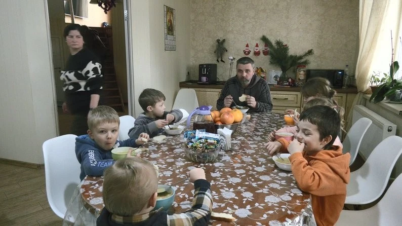 Ветеран війни у Дергачах виховує дев’ятьох дітей у будинку сімейного типу