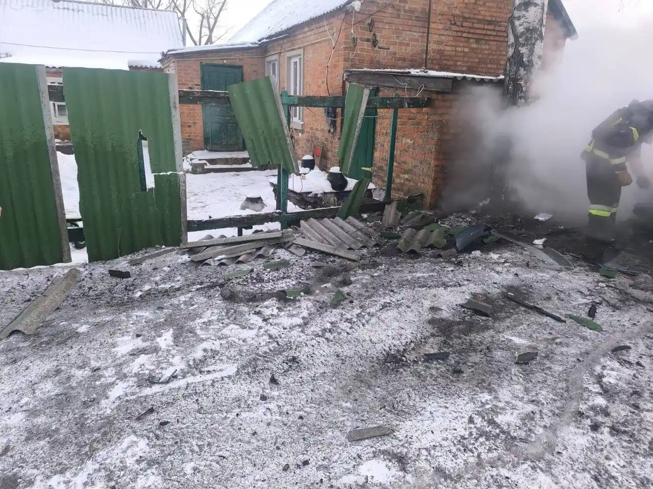 Обстріл Золочева на Харківщині: пошкоджено будинки та автомобіль