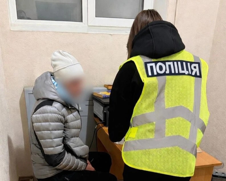 Фіктивні зв’язки у ДПС та криптозавдаток: у Харкові викрили схему переправлення ухилянтів