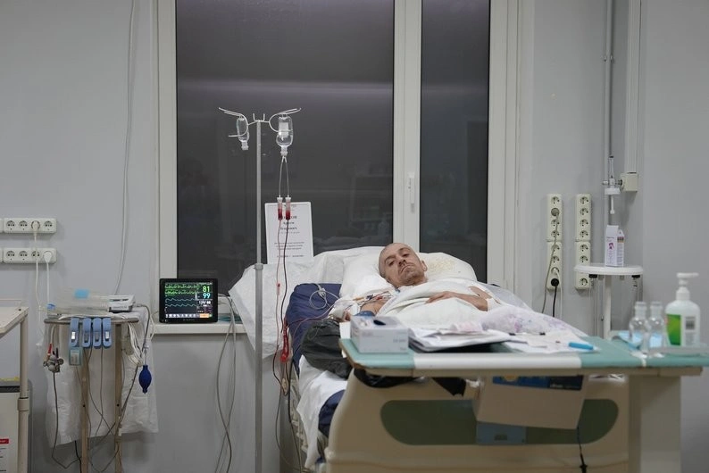 Сорок дві доби в ізоляції: історія бійця, який вижив завдяки залізній витримці та медицині під обстрілами