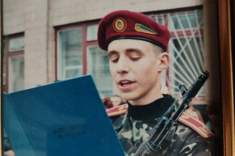«Руки, ноги цілі, а інше вилікуємо»: шлях полковника Калініченка від підвалів «Азовсталі» до повернення у стрій