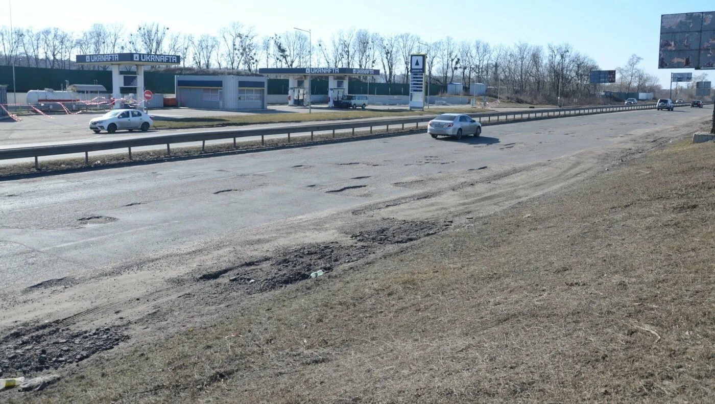 На Харківщині стартувало масштабне відновлення дорожньої мережі за допомогою гарячого асфальту
