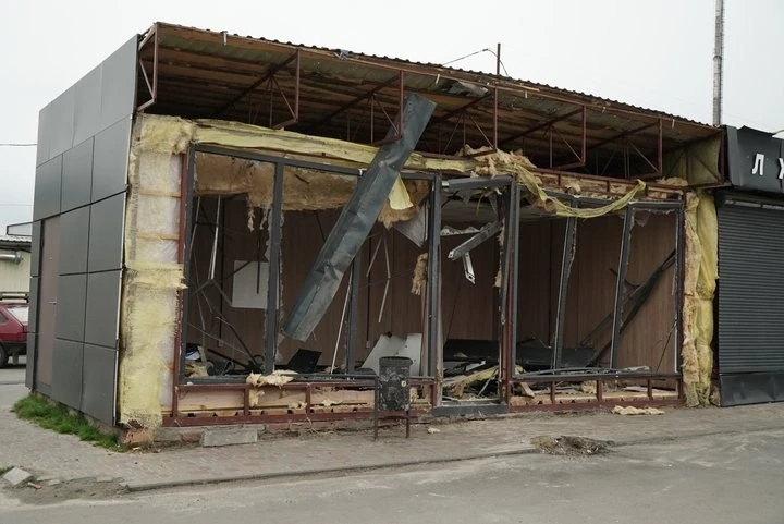 Черговий удар по Богодухову: під вогнем опинилися житлові будинки та підприємство