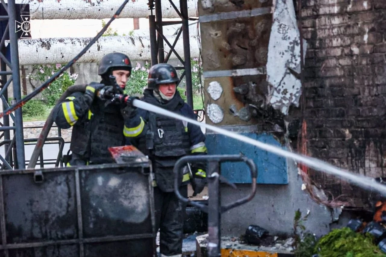 Харків: російські дрони розбомбили термінал логістичного оператора