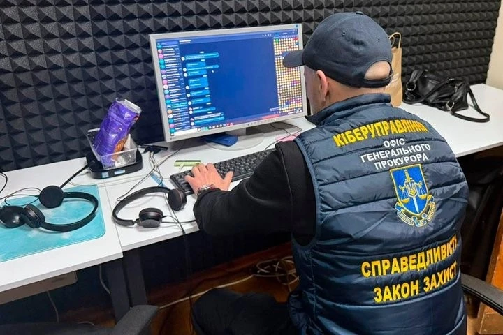 У Харкові ліквідували масштабну шахрайську мережу, що діяла за кордоном