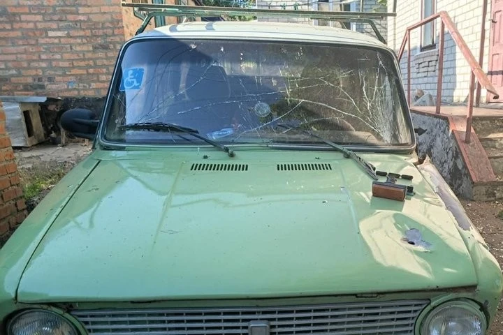 Окупанти атакували цивільне авто на Харківщині: є важкопоранений