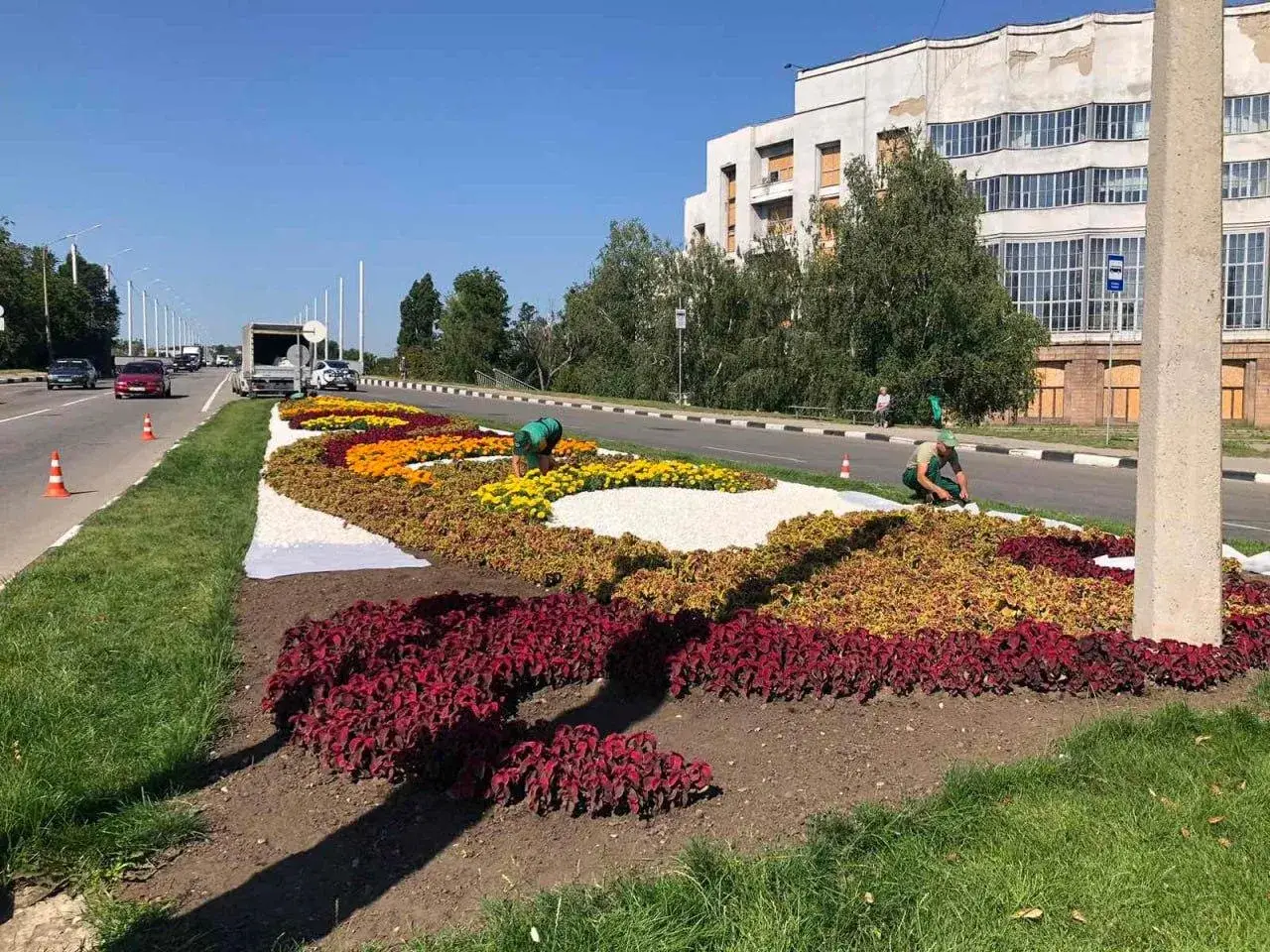 Харків’яни отримали чисті вулиці приватного сектору та тисячі нових квітів